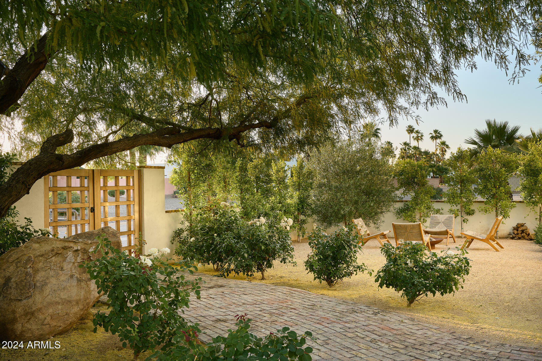 Property Photo: 12801 N 65th Place AZ 85254