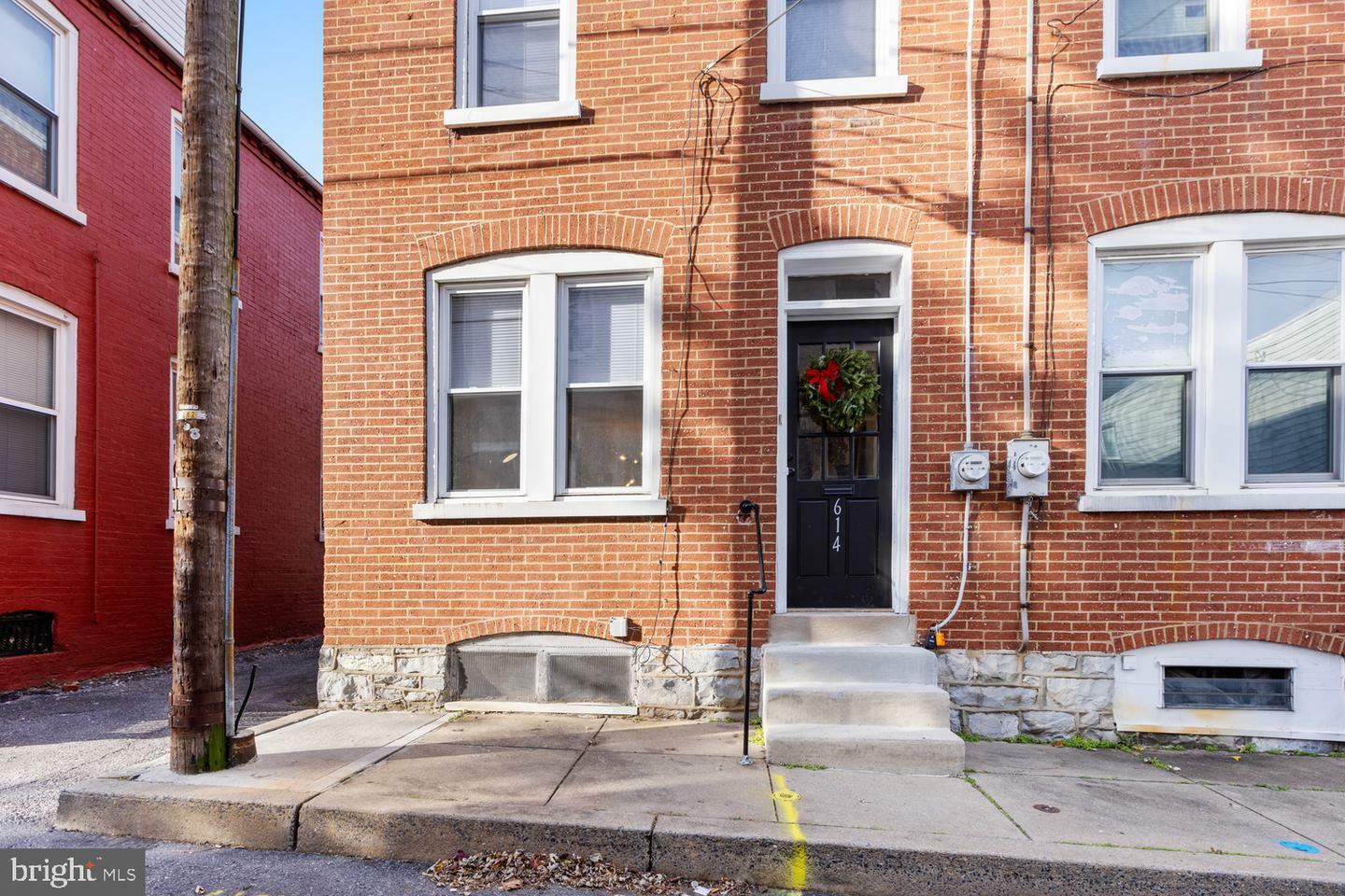 Property Photo:  614 Olive Street  PA 17602 