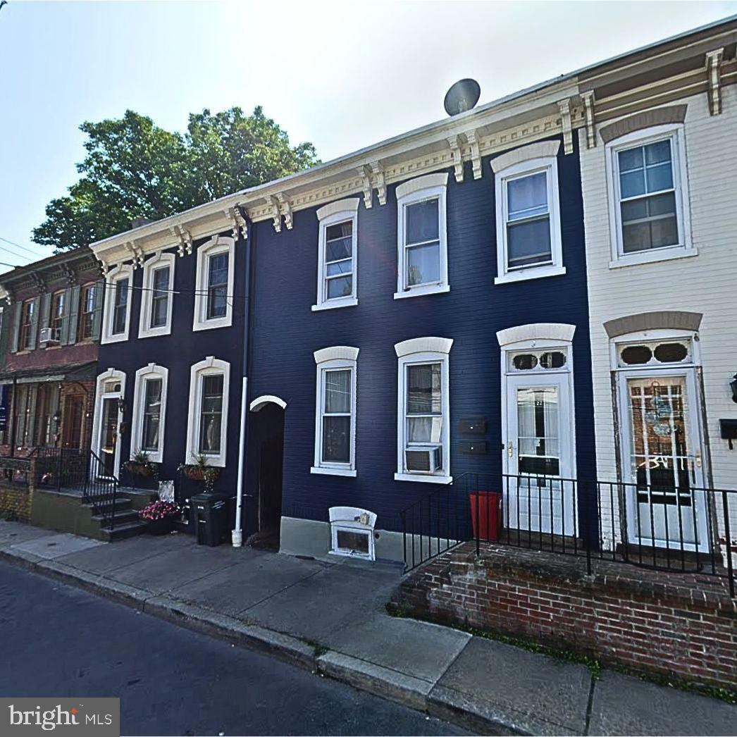 Property Photo:  27 Swan Street  NJ 08530 