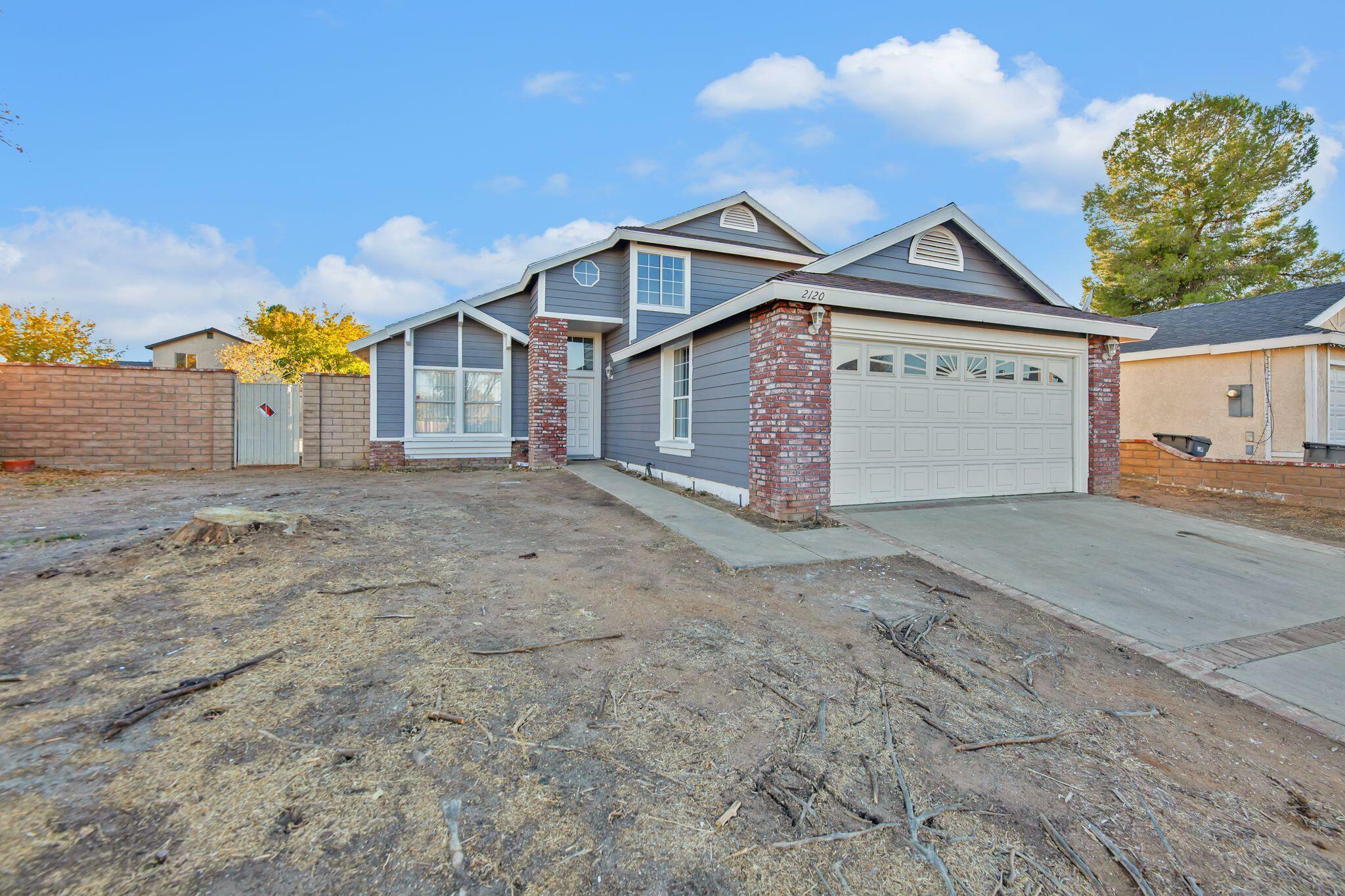 Property Photo:  2120 Moonlight Court  CA 93550 