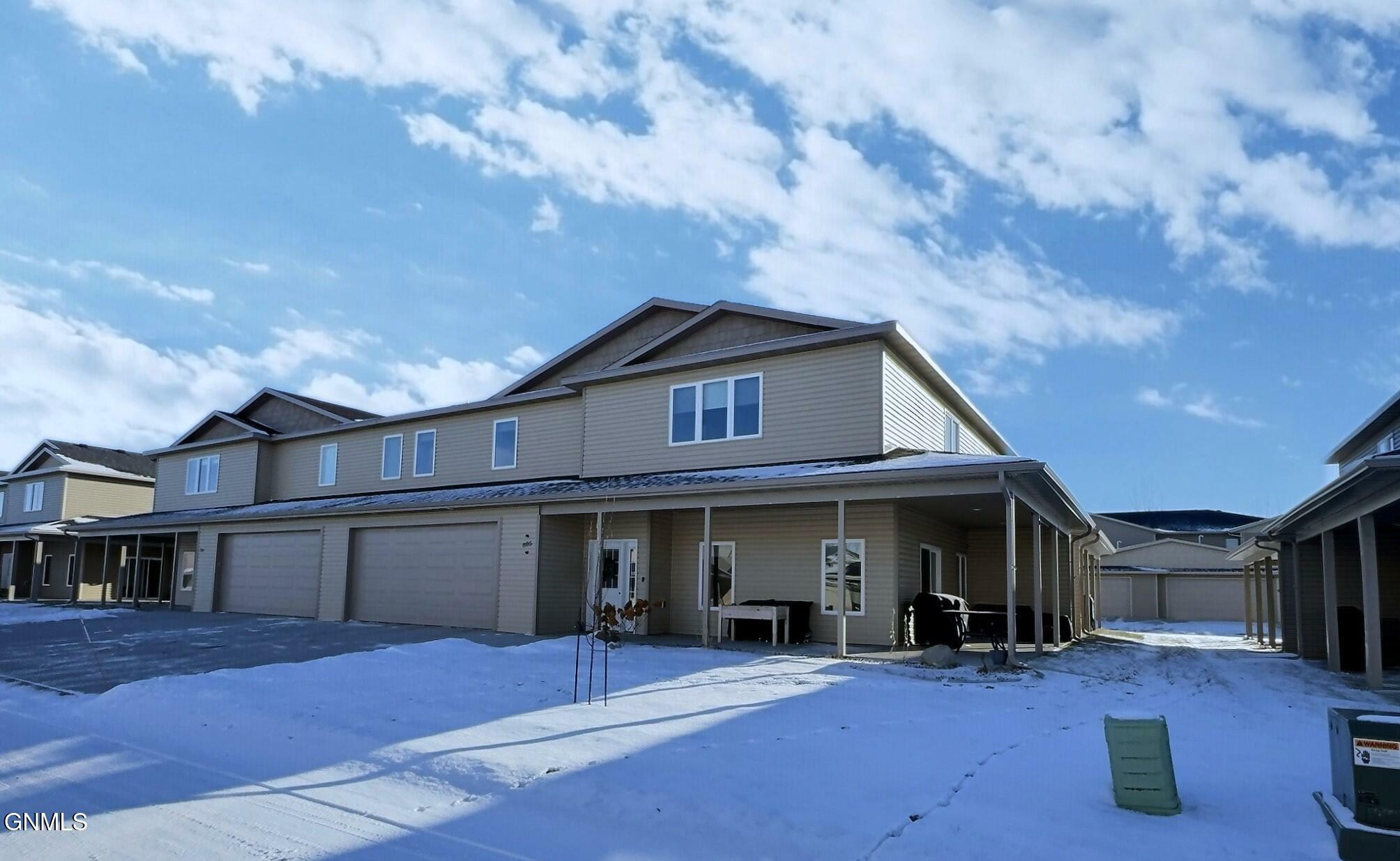 Property Photo:  805 Compass Lane  ND 58504 