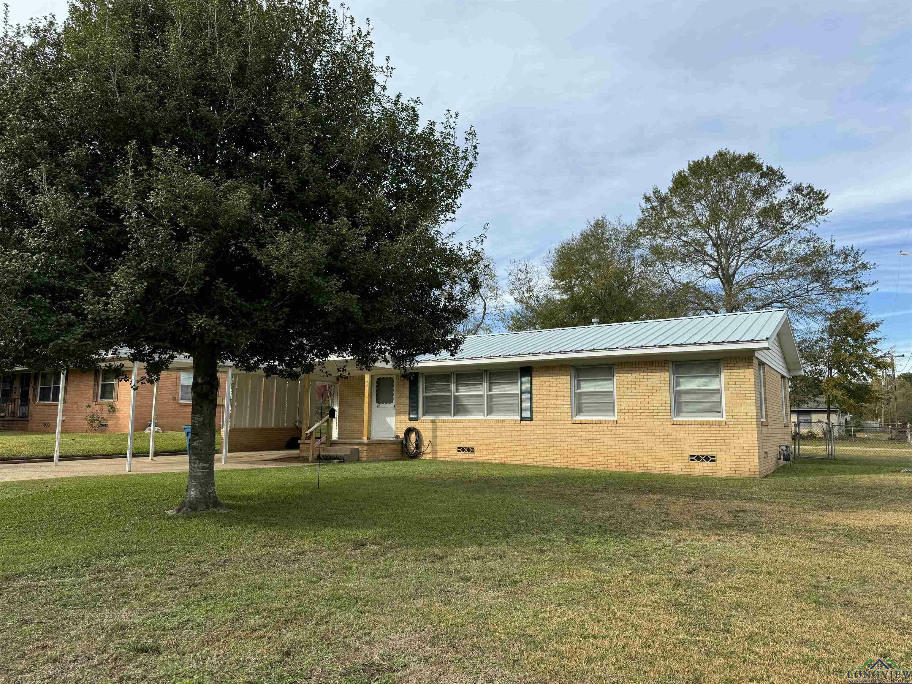 Property Photo:  1000 Webb St  TX 75654 