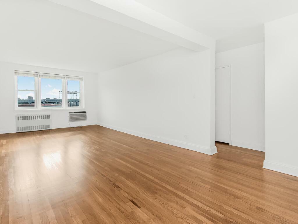 Property Photo:  2530 Independence Avenue 6J  NY 10463 