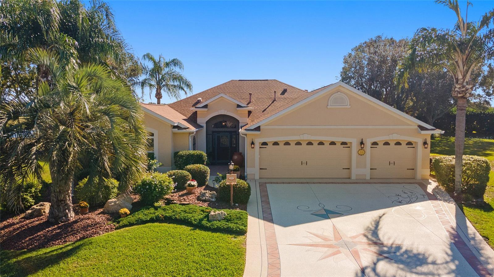 Property Photo: 1513 Van Buren Way FL 32162