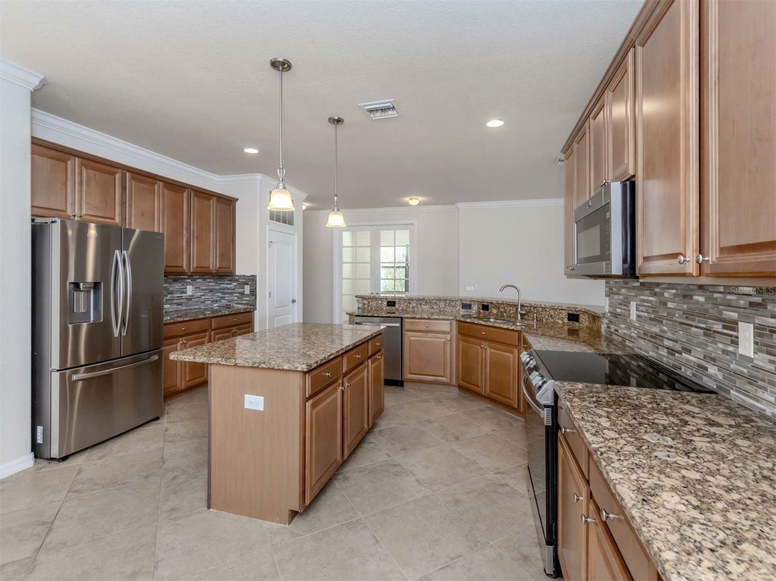 Property Photo:  13240 Amerigo Lane  FL 34293 