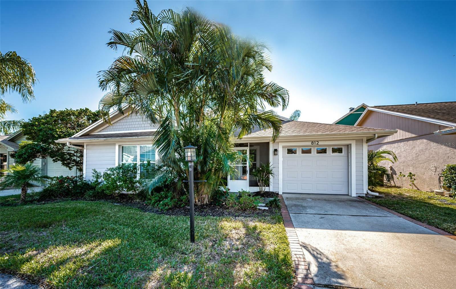 Property Photo:  812 Franklin Circle  FL 34683 