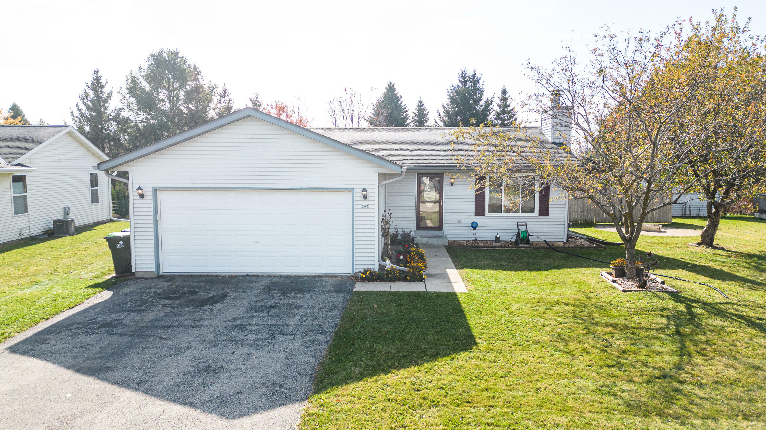 Property Photo:  543 Broadmoore Dr  WI 53027 