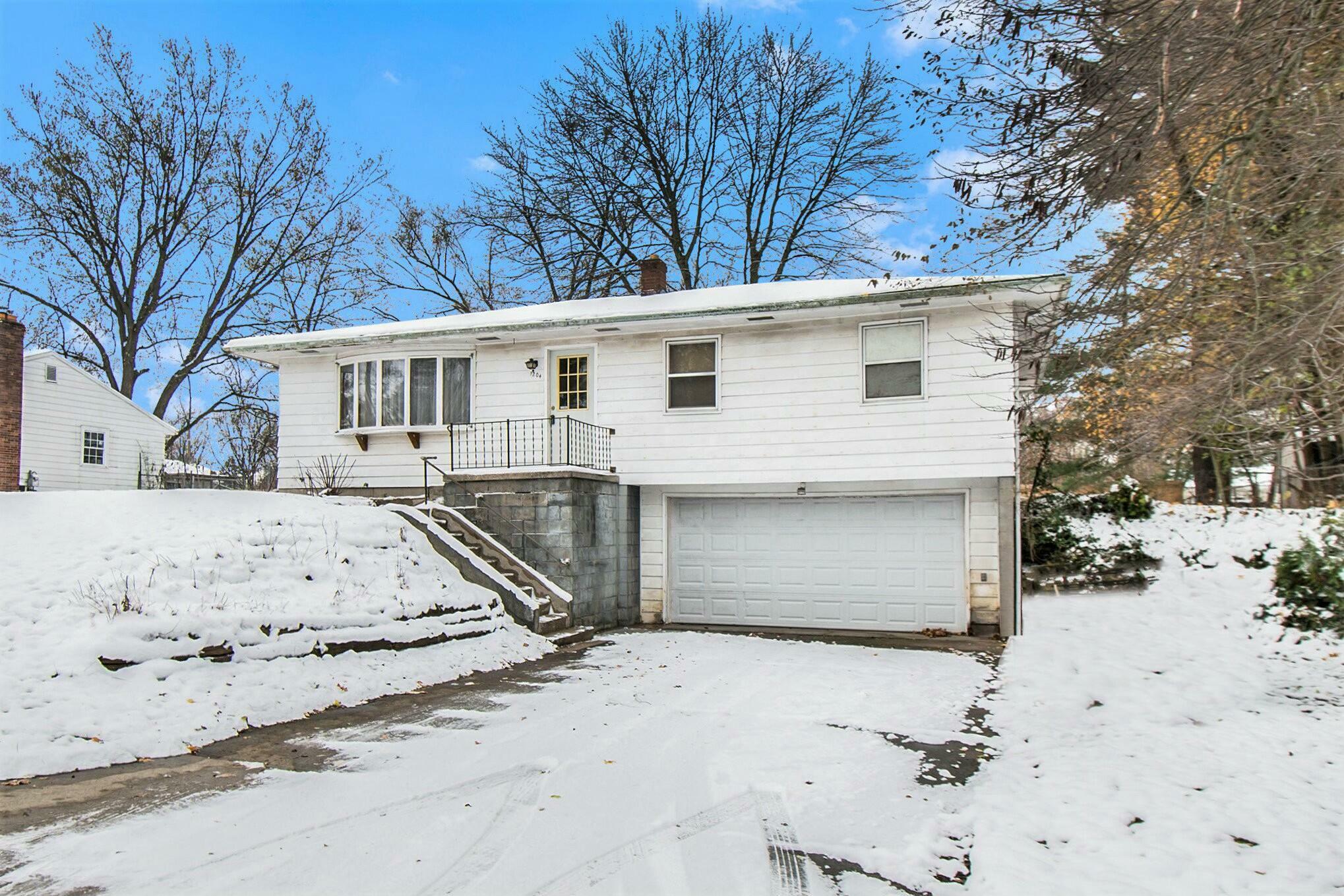 Property Photo:  1204 Applecroft Avenue  MI 49002 