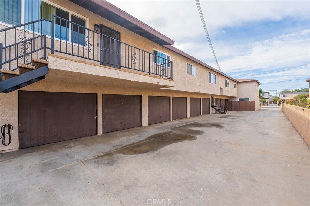 Property Photo: 16418 S Manhattan Place CA 90247
