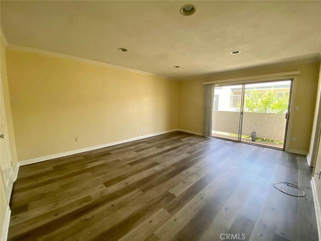 Property Photo:  8801 Cedros Avenue 11  CA 91402 