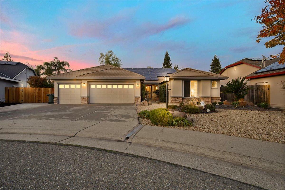 Property Photo:  618 Foxworth Court  CA 95648 