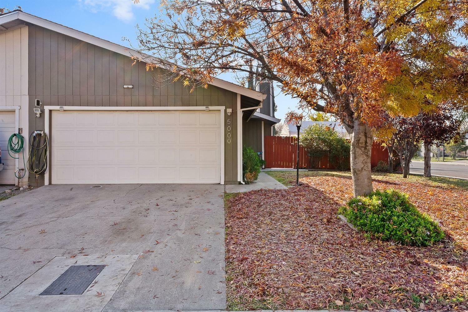 Property Photo:  5000 Clover Field Way  CA 95824 