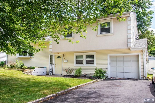 Property Photo:  20 Rosney Terrace  NJ 07052 