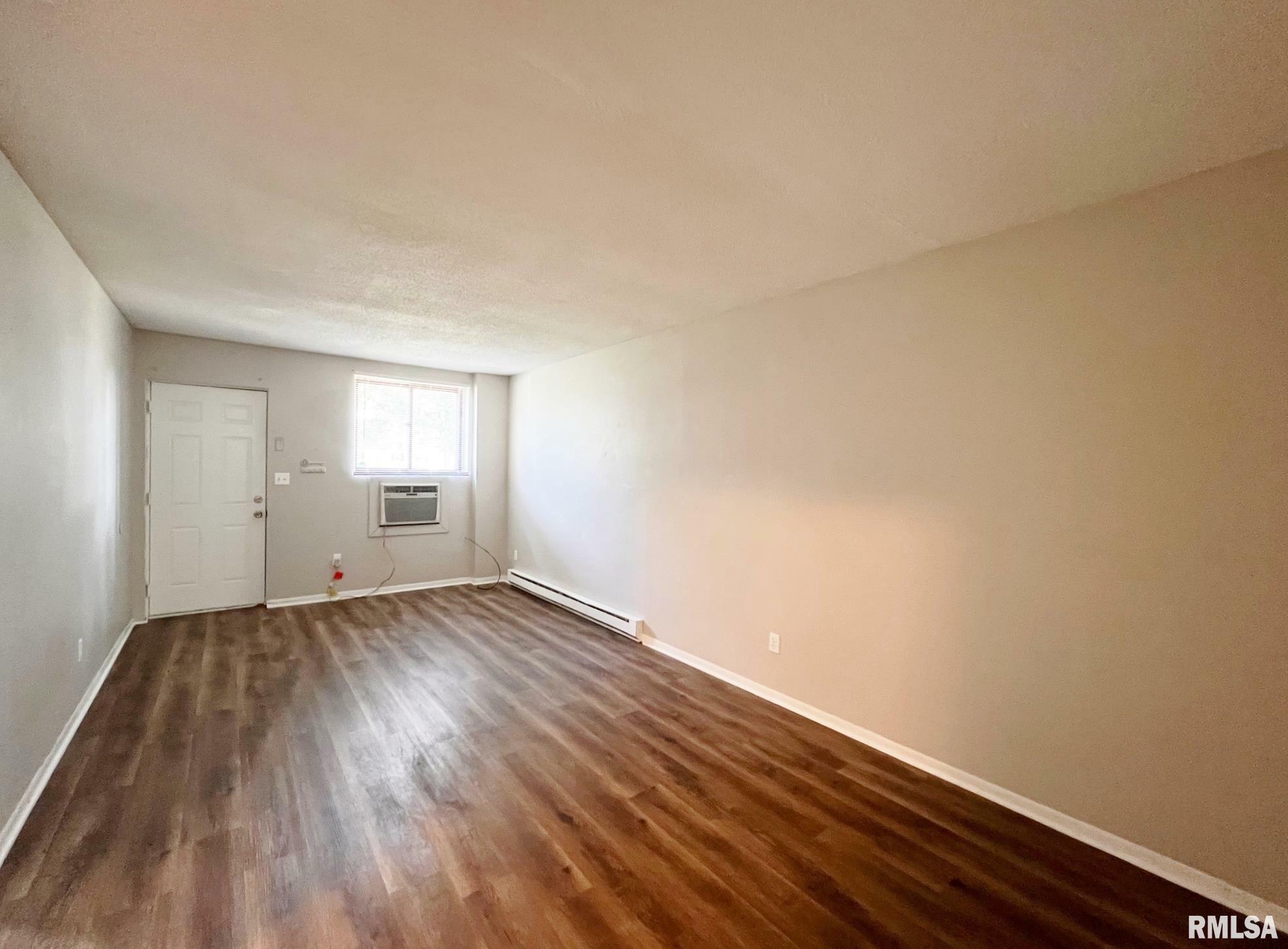 Property Photo:  15804 N 3rd Street #9  IL 61562 