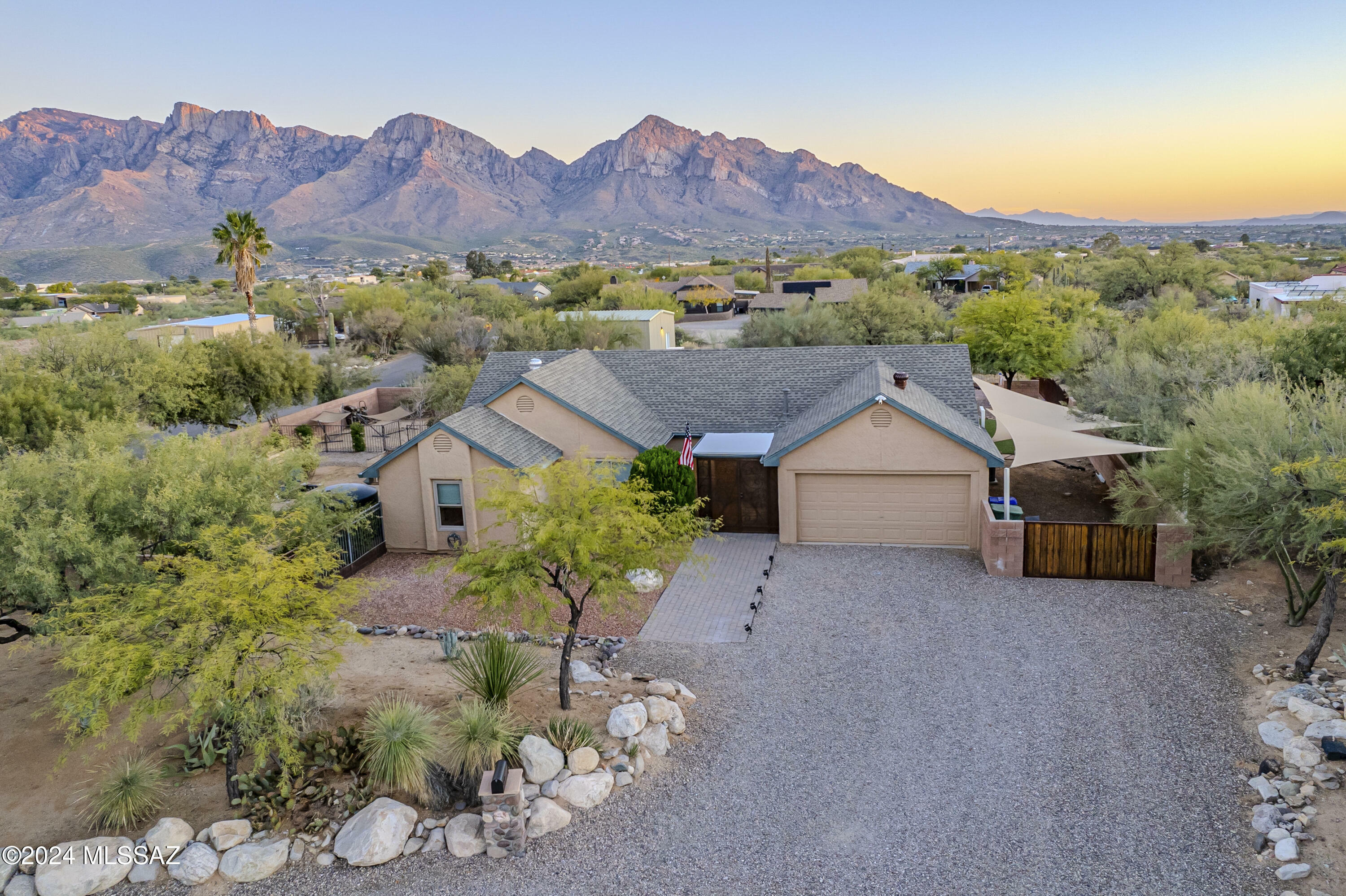 Property Photo:  11731 N Mandarin Lane  AZ 85737 