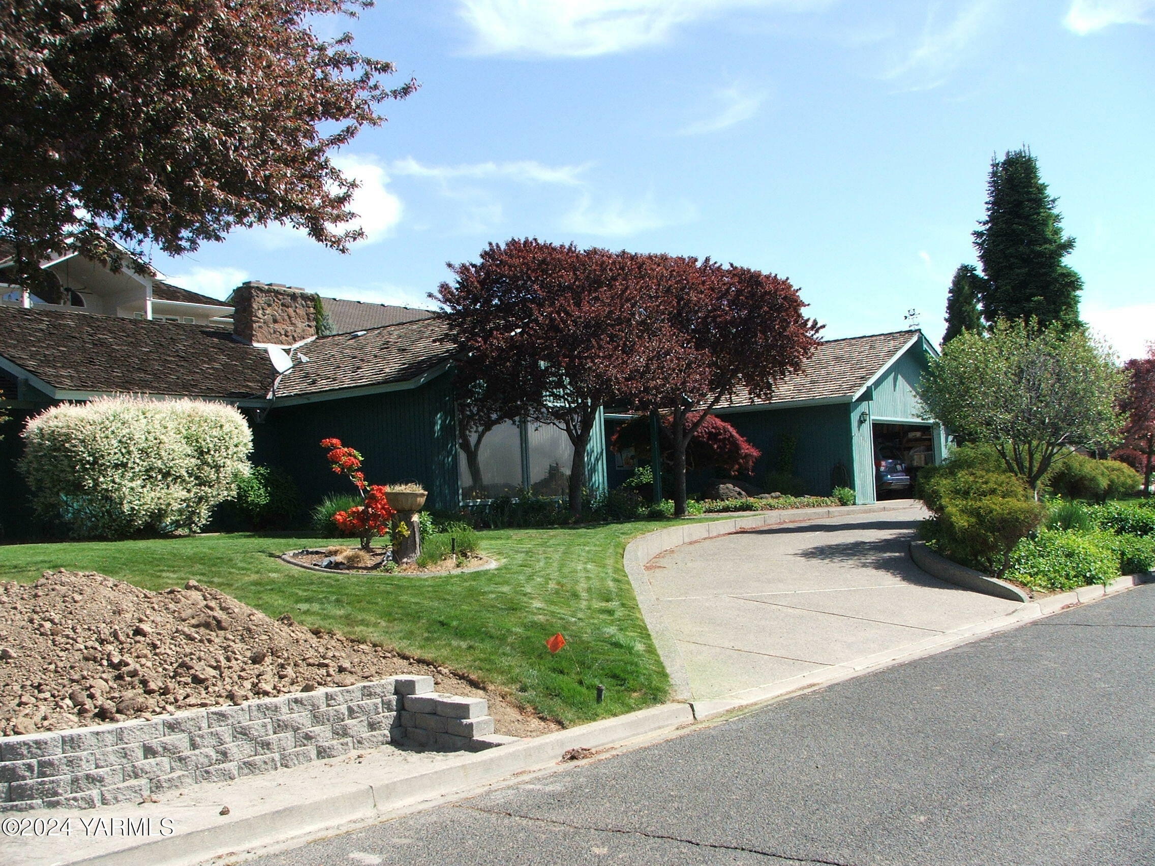 Property Photo:  6005 Douglas Dr  WA 98908 