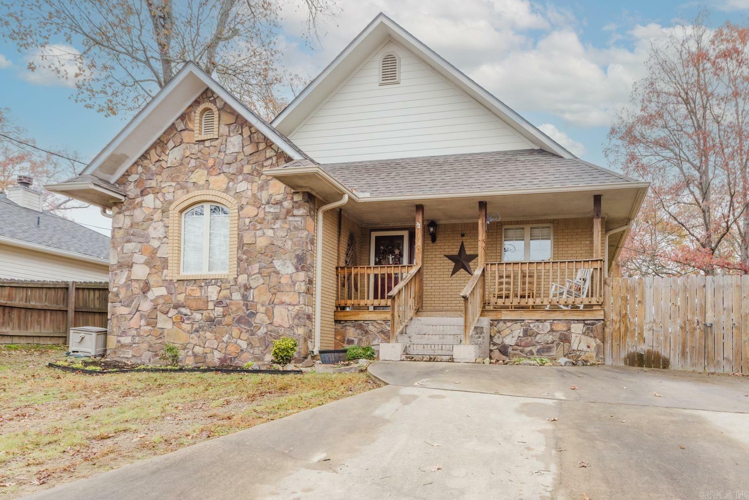 Property Photo:  117 Skyline Drive  AR 71901 