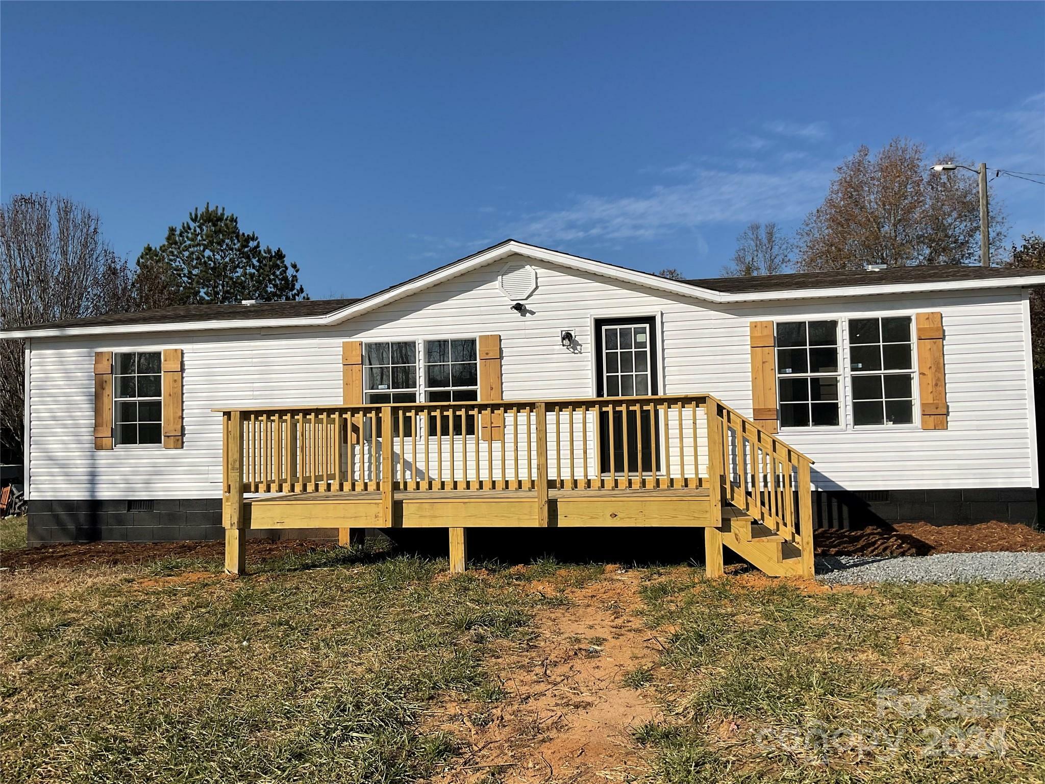 Property Photo:  560 J M Lovelace Road  NC 28040 