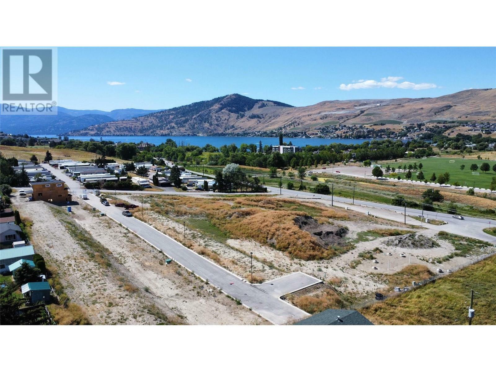 Photo de la propriété:  6758 Okanagan Avenue 6  BC V1H 1M2 