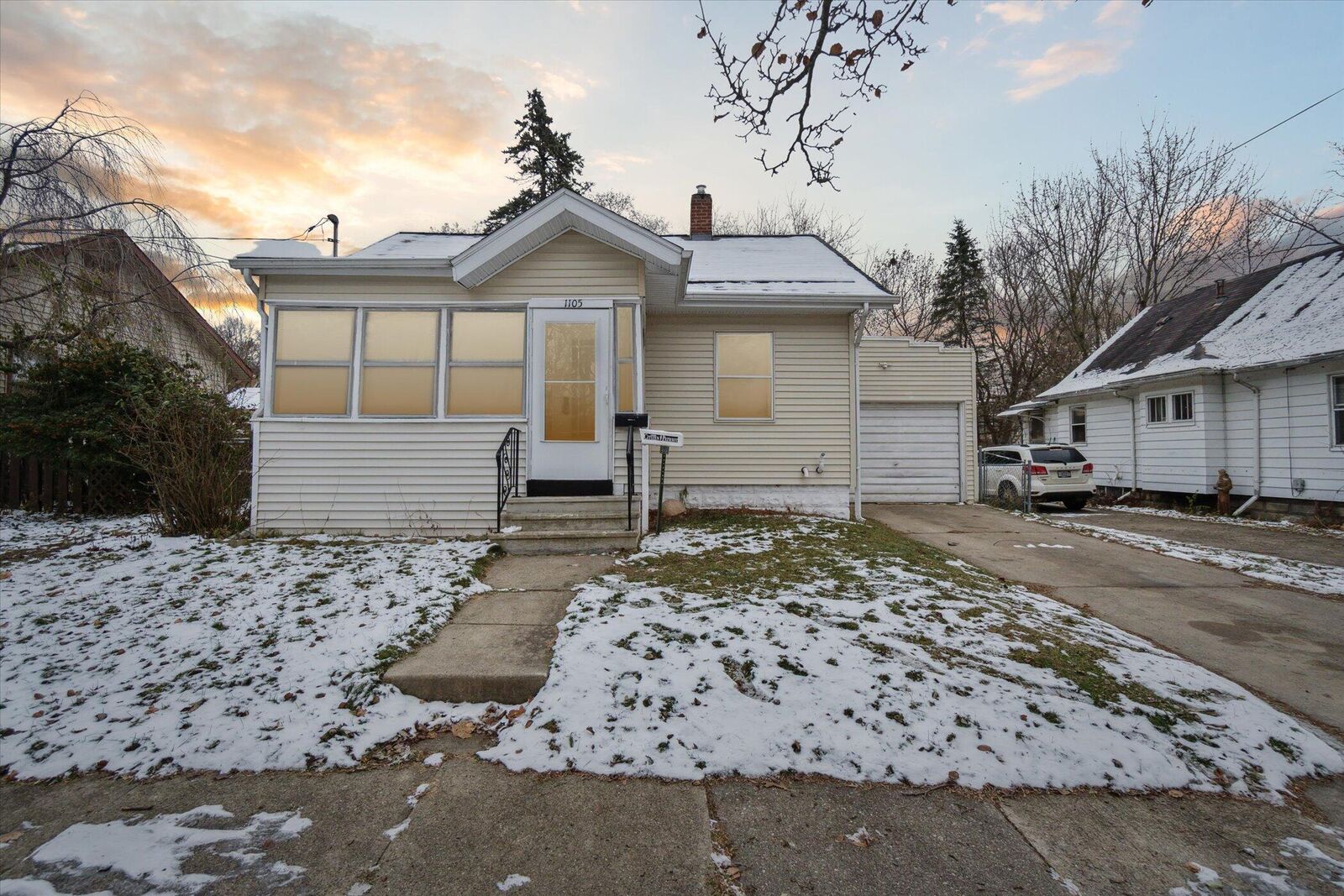 Property Photo: 1105 Woodsum Street Street MI 49203