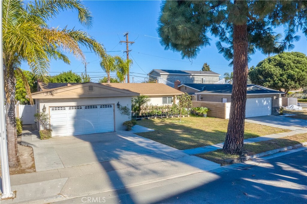 Property Photo:  8691 Hastings Circle  CA 92647 