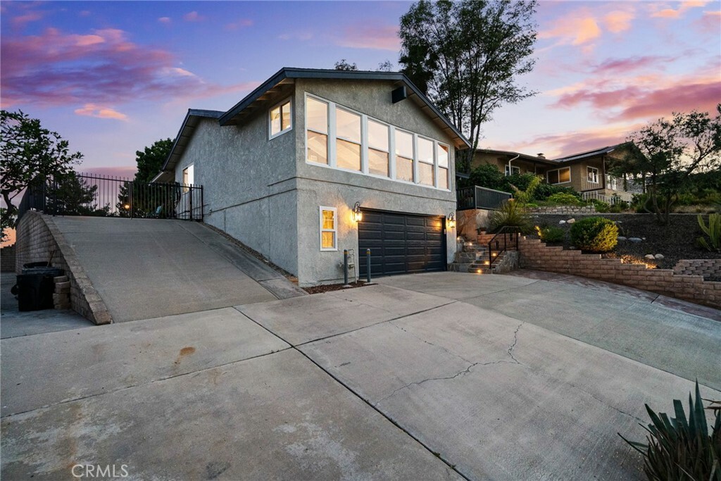 Property Photo:  3936 Park View  CA 92501 