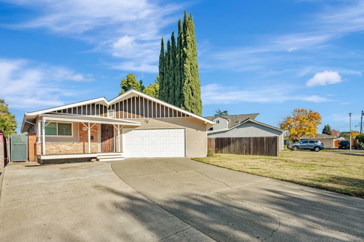 Property Photo:  817 Haggin Avenue  CA 95833 