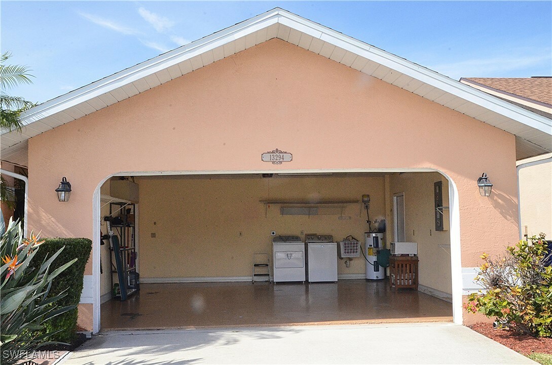 Property Photo:  13294 Greywood Circle  FL 33966 