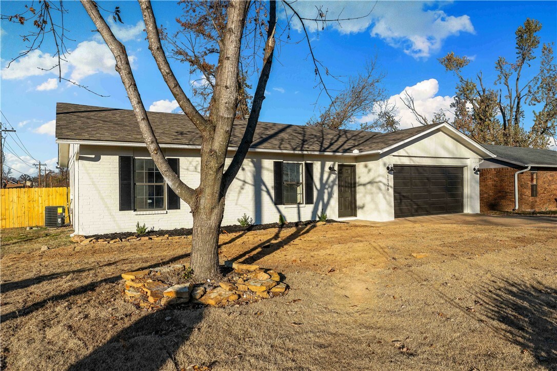 Property Photo:  1126 S 26th Street  AR 72758 