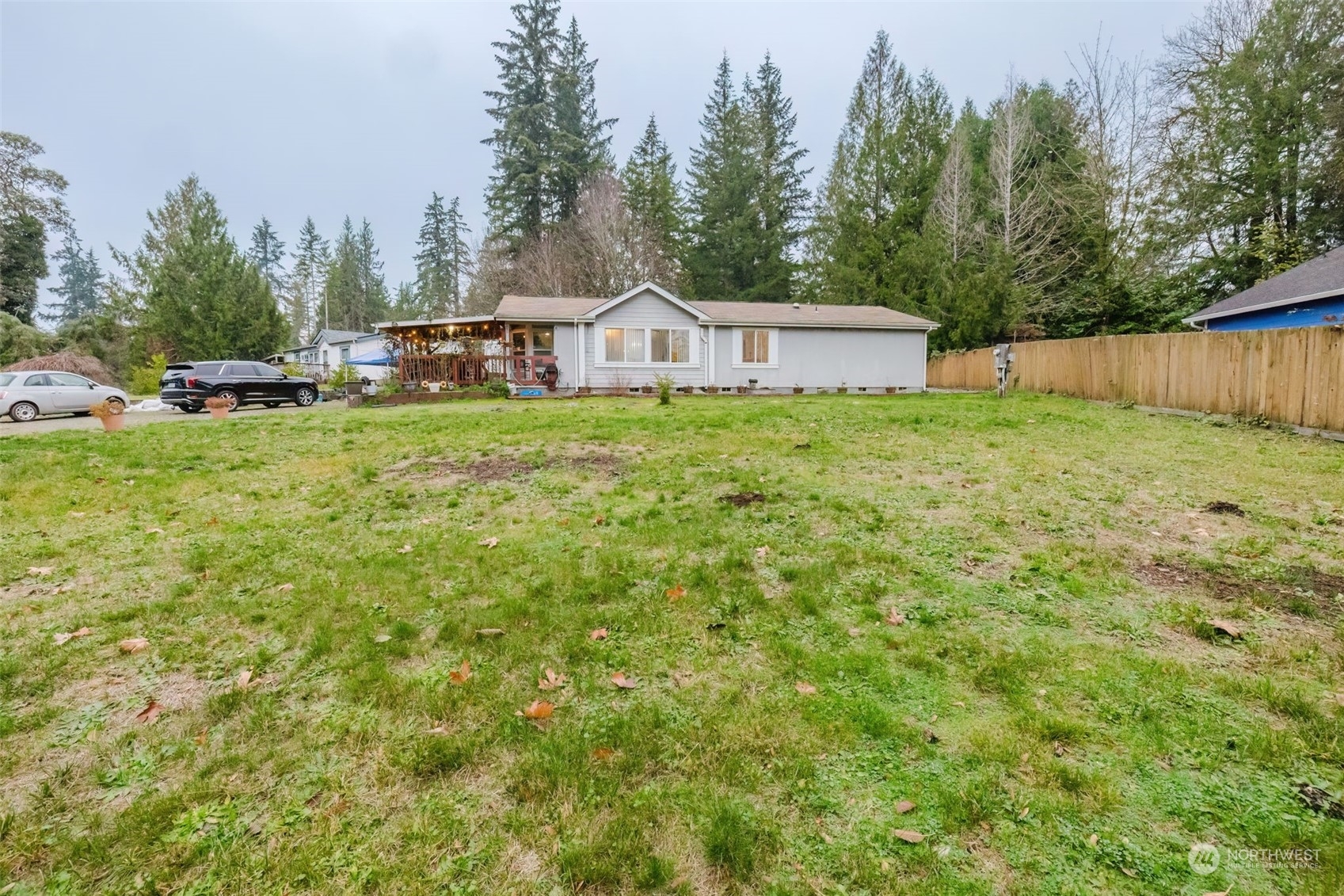 Property Photo:  551 E Wood Lane  WA 98584 