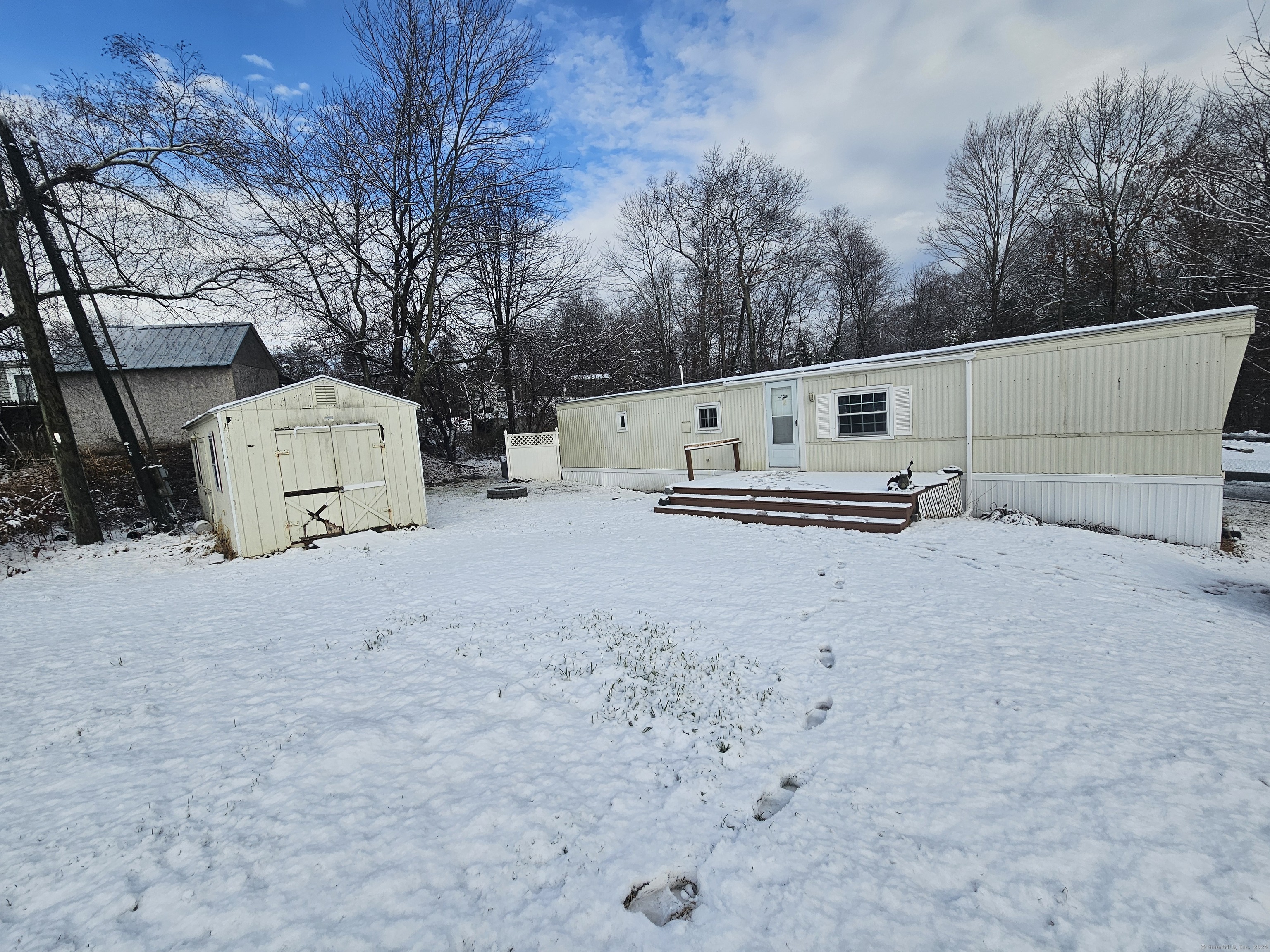 Property Photo:  634 Hopeville Road Trlr 19  CT 06351 