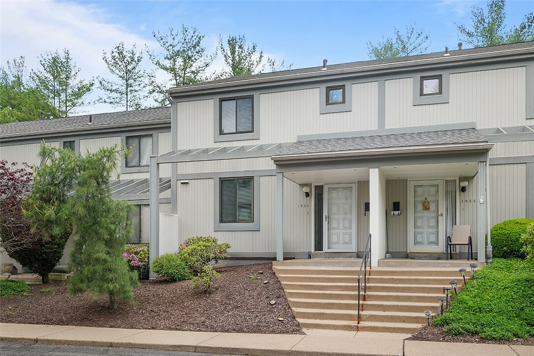 1561 Pinehurst Dr  Upper St. Clair PA 15241 photo