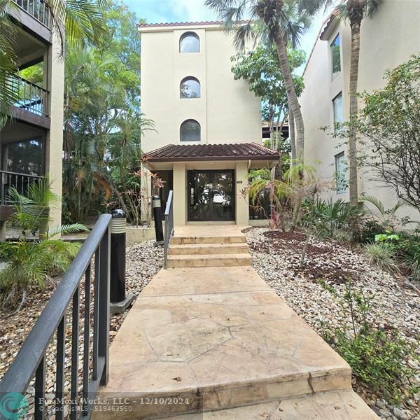 Property Photo:  6060 S Falls Circle Dr 203  FL 33319 