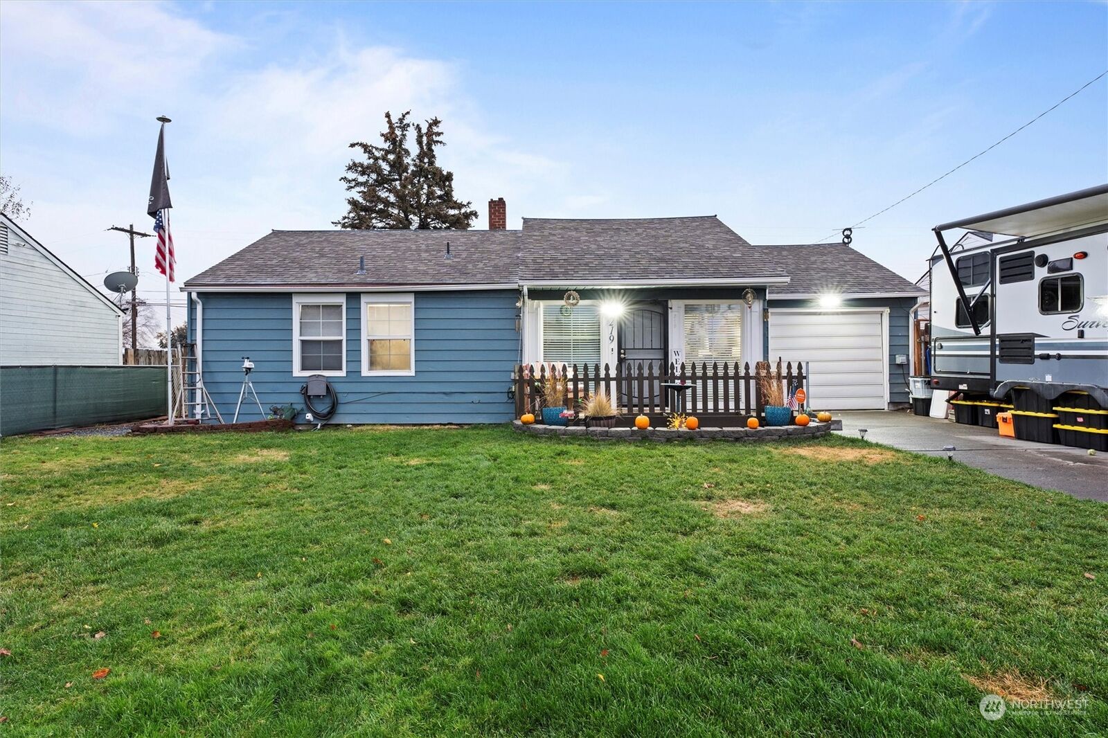 Property Photo:  219 NW Loop Drive  WA 98837 
