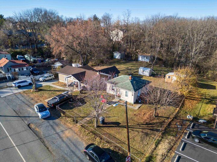 Property Photo: 608 Hawkins St VA 22801