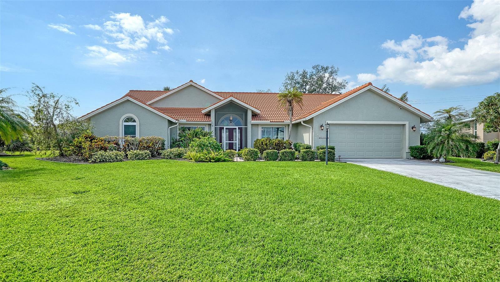 Property Photo:  887 Morgan Towne Way  FL 34292 