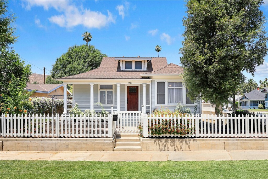 Property Photo:  3701 Locust Street  CA 92501 