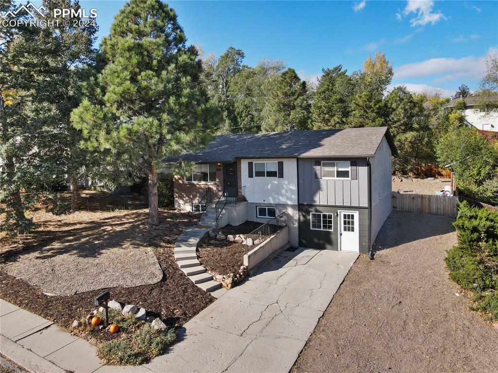 Property Photo:  806 Paradise Lane  CO 80904 