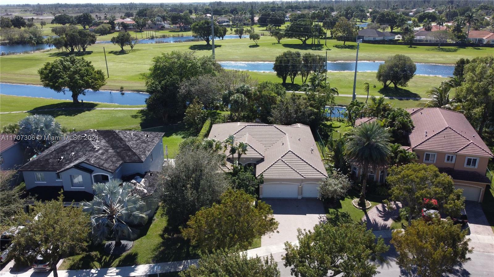 Property Photo:  1966 SE 23rd Ct  FL 33035 