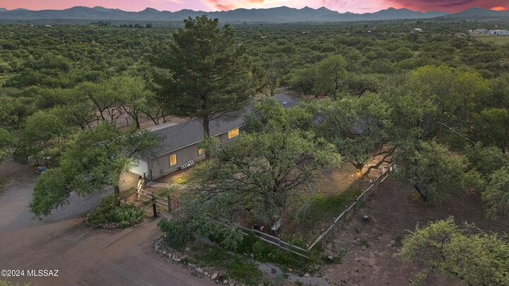 Property Photo: 15555 W Hardscrabble Road AZ 85601