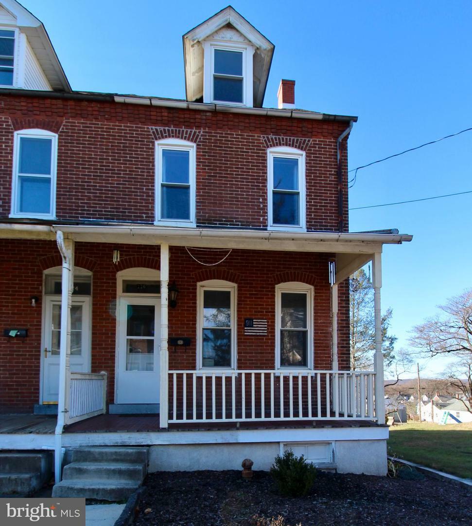 Property Photo:  226 Jefferson Street  PA 18041 