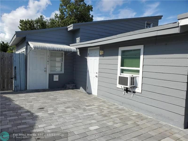 Property Photo:  1141 SE 4th Ave  FL 33316 