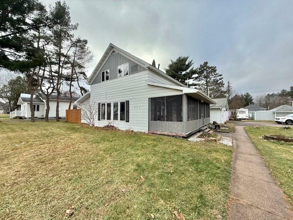 Property Photo:  822 Chippewa St  WI 54452 