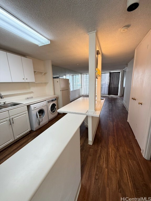 Property Photo:  780 Amana Street 303  HI 96814 