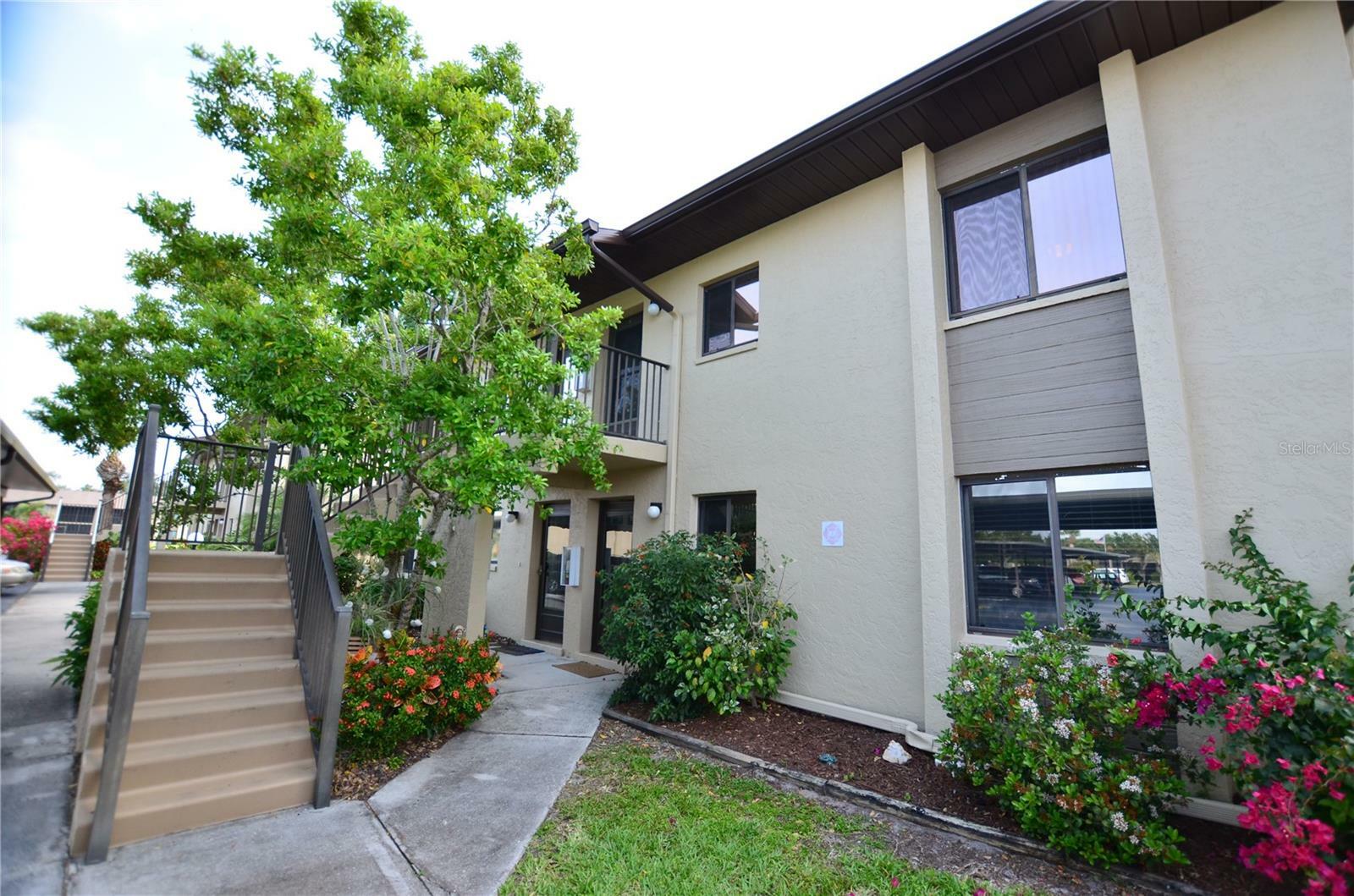 Property Photo:  4048 Oakview Drive F2-4  FL 33980 