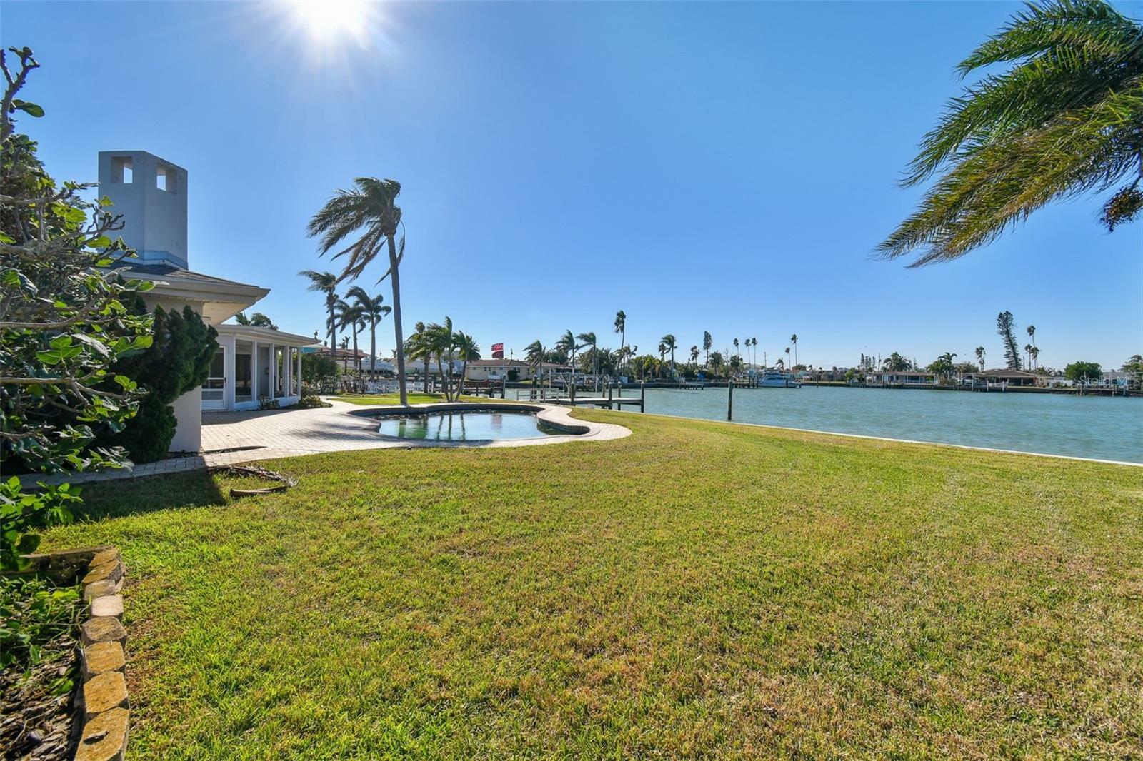 Property Photo:  568 Johns Pass Avenue  FL 33708 