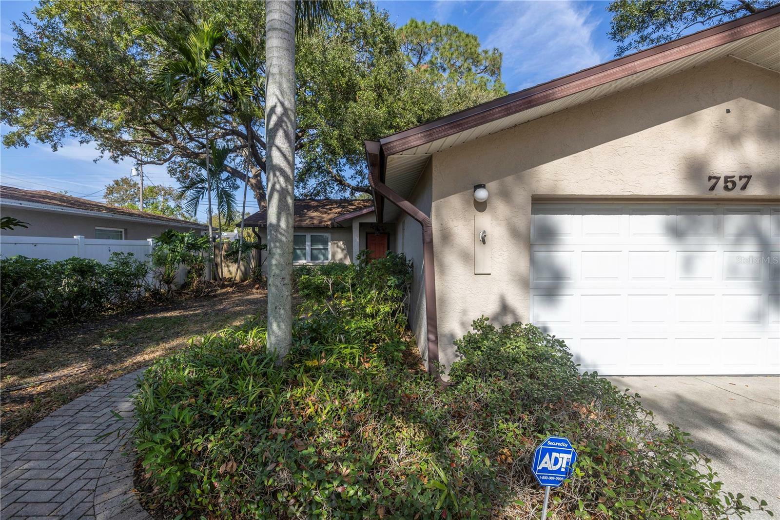 Property Photo:  757 50th Avenue N  FL 33703 