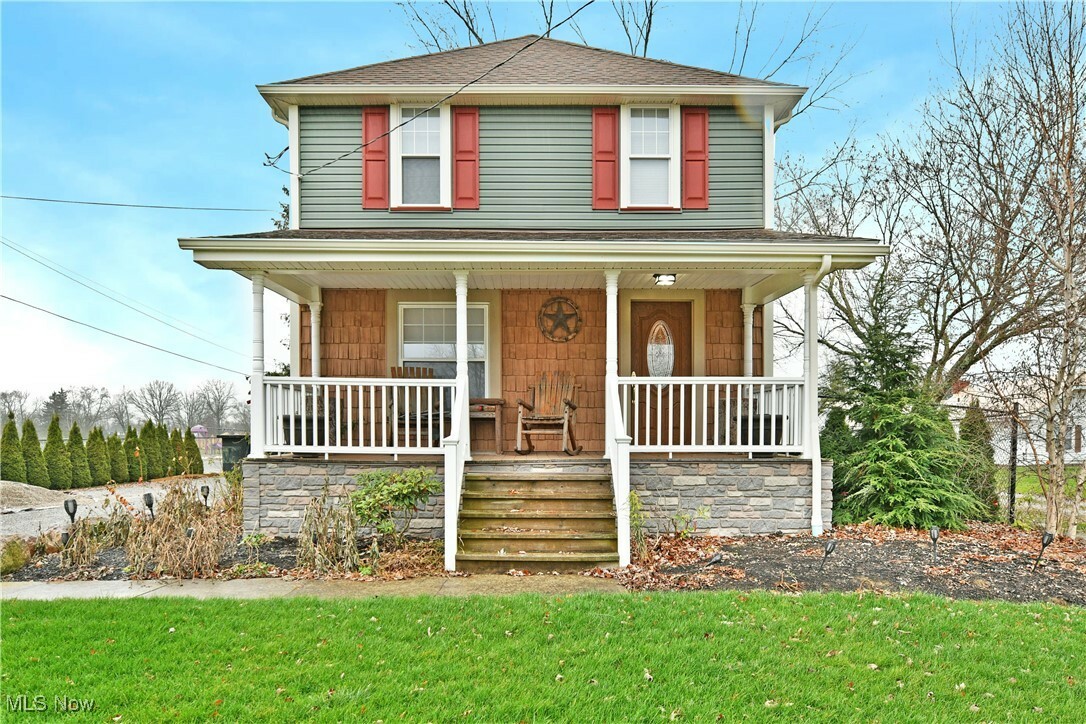 Property Photo:  5789 Mahoning Avenue NW  OH 44483 