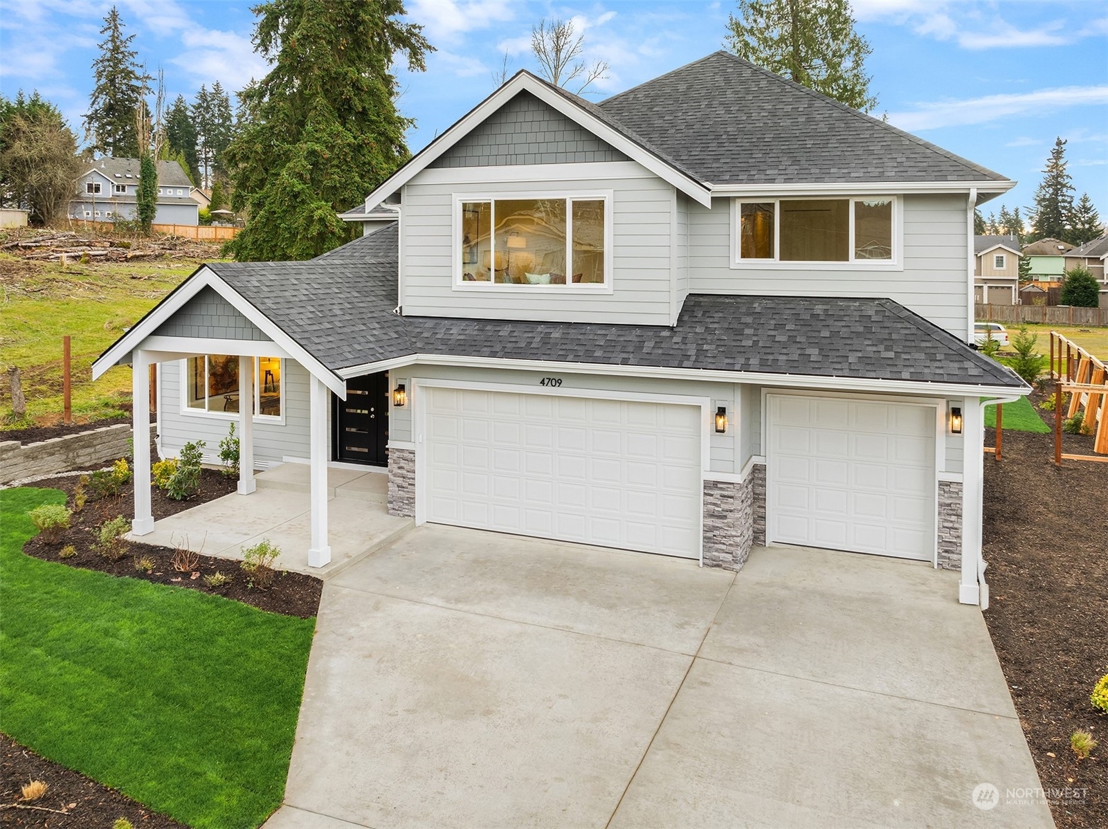 Property Photo:  4709  NE 24th Street  WA 98059 