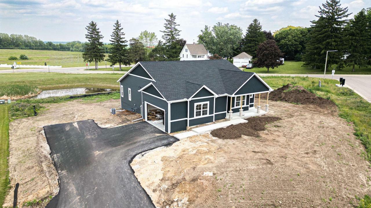 313 Teri Lee Lane  Orfordville WI 53576 photo